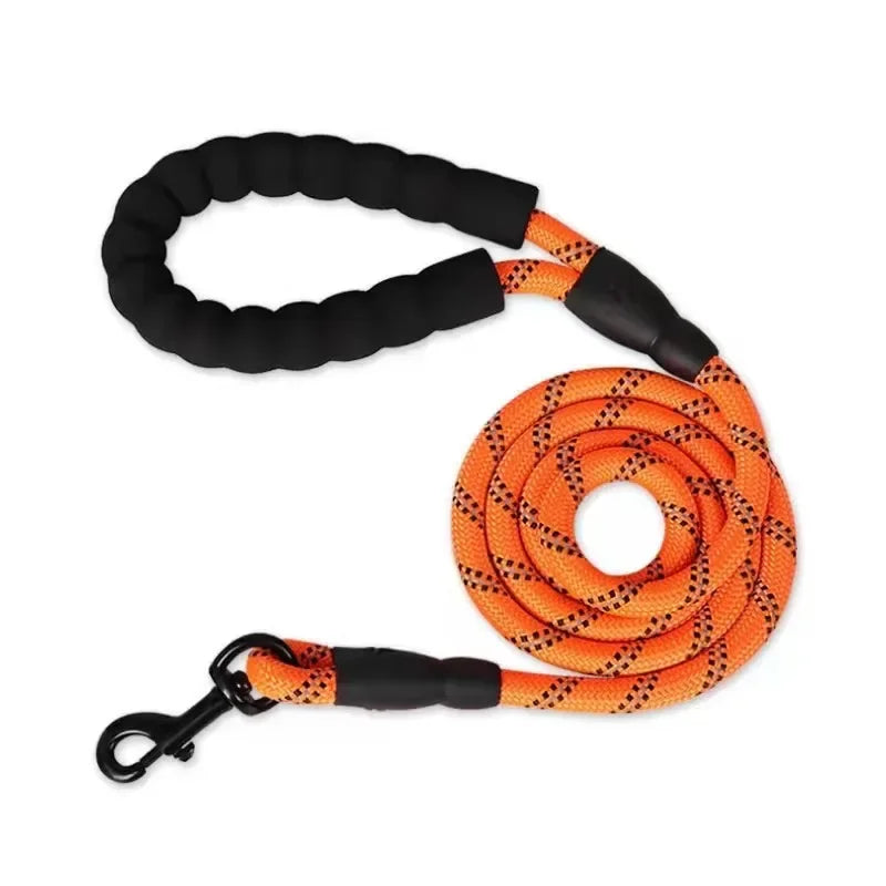 Strong Reflective Dog Leash – Durable Pull & Tow Lead for Small, Medium & Large Dogs